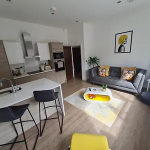 Apartment 34 Cuppin Street - Luxury Centre Apartment!, Chester