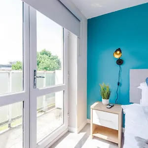 Apartment Hidden Gem Within - Great Location, Chester